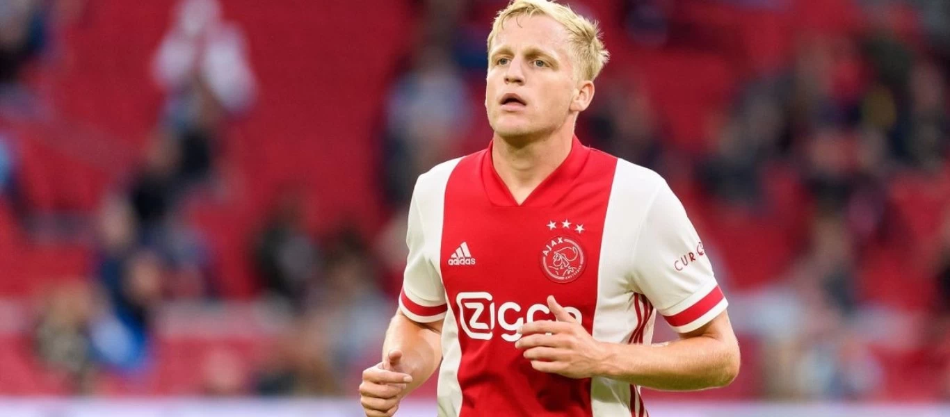 Επίσημα στην Μ.Γιουνάιτεντ ο Φαν Ντε Μπεκ - Συγκινεί το αντίο του Άγιαξ (βίντεο)